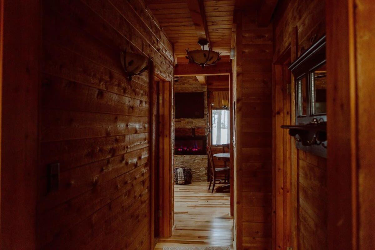 Crystal Mountain Cabin-Shuttle Pass Included! Thompsonville 외부 사진